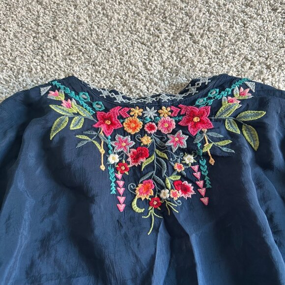 Johnny Was Womens Sz Large Annette Floral Embroidered Tunic Blue - Picture 6 of 11